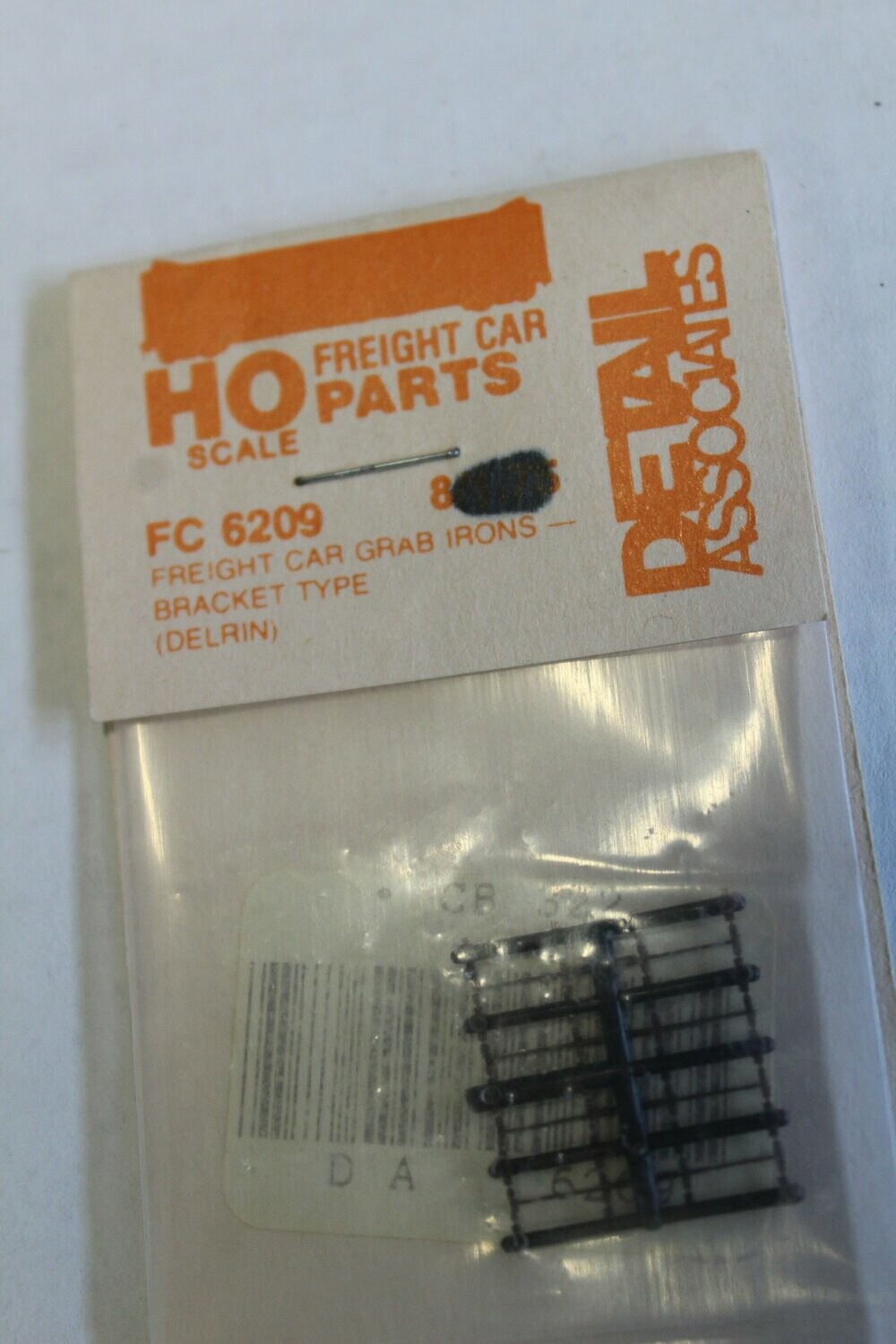 DETAIL ASSOCIATES 6209-8 FREIGHT CAR GRAB IRON BRACKET TYPE (8 ea) DELRIN