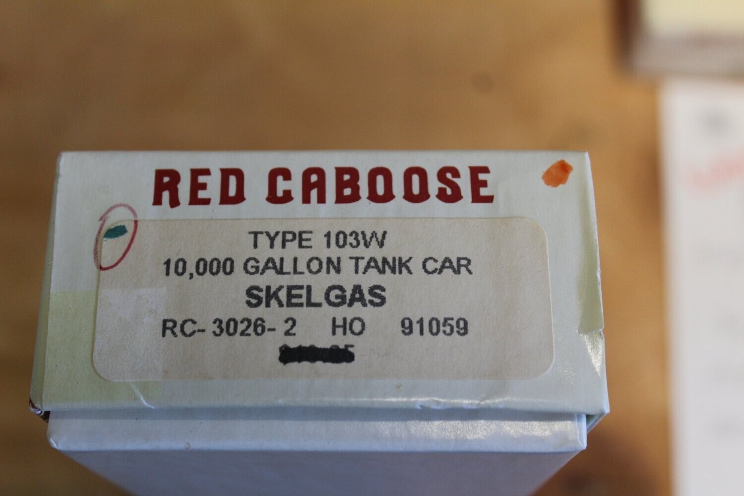 RED CABOOSE 3036-02 SKELGAS 10000 GALLON TANK CAR