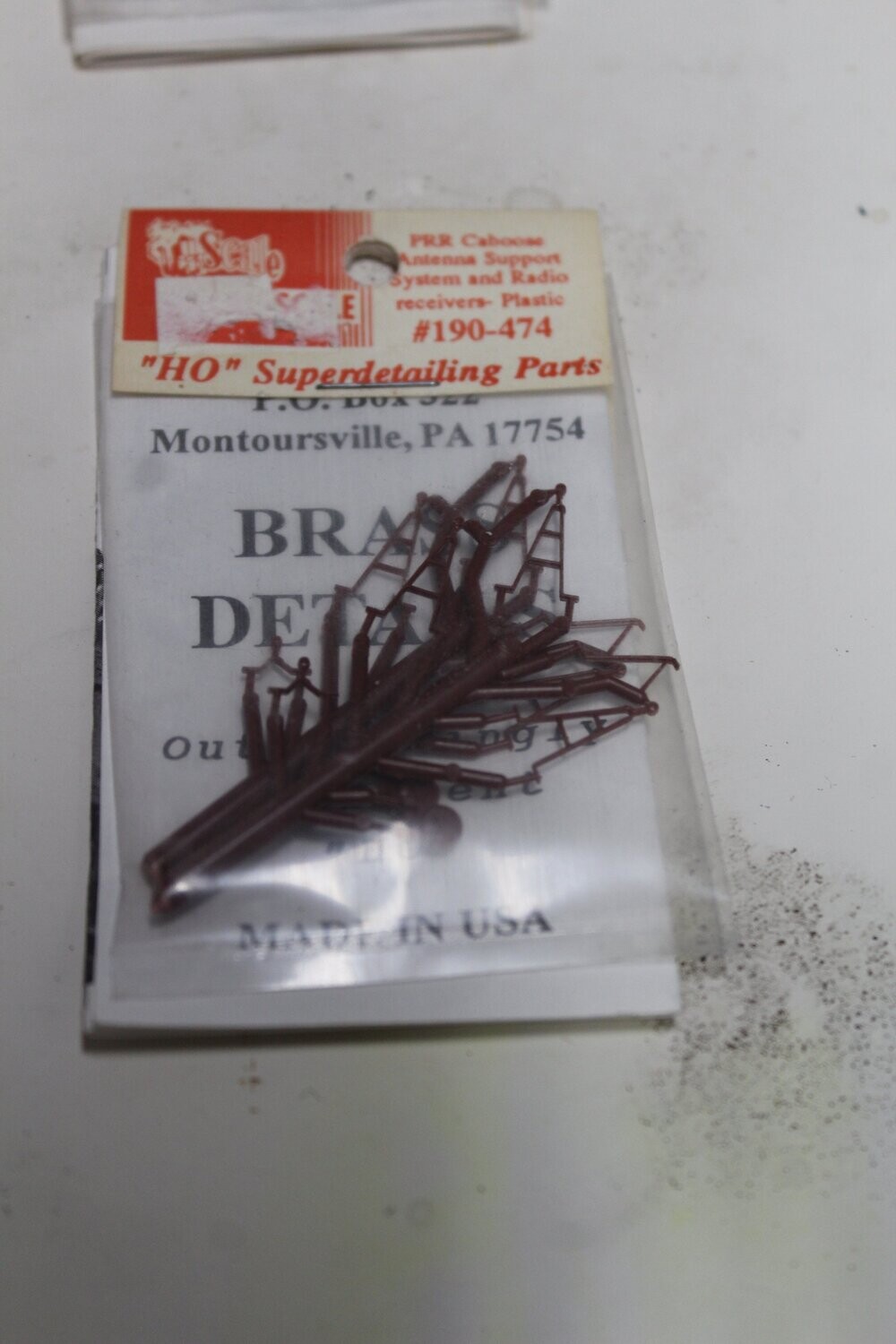 CAL SCALE 190-474 PRR CABOOSE ANTENNA SUPPORT (plastic)