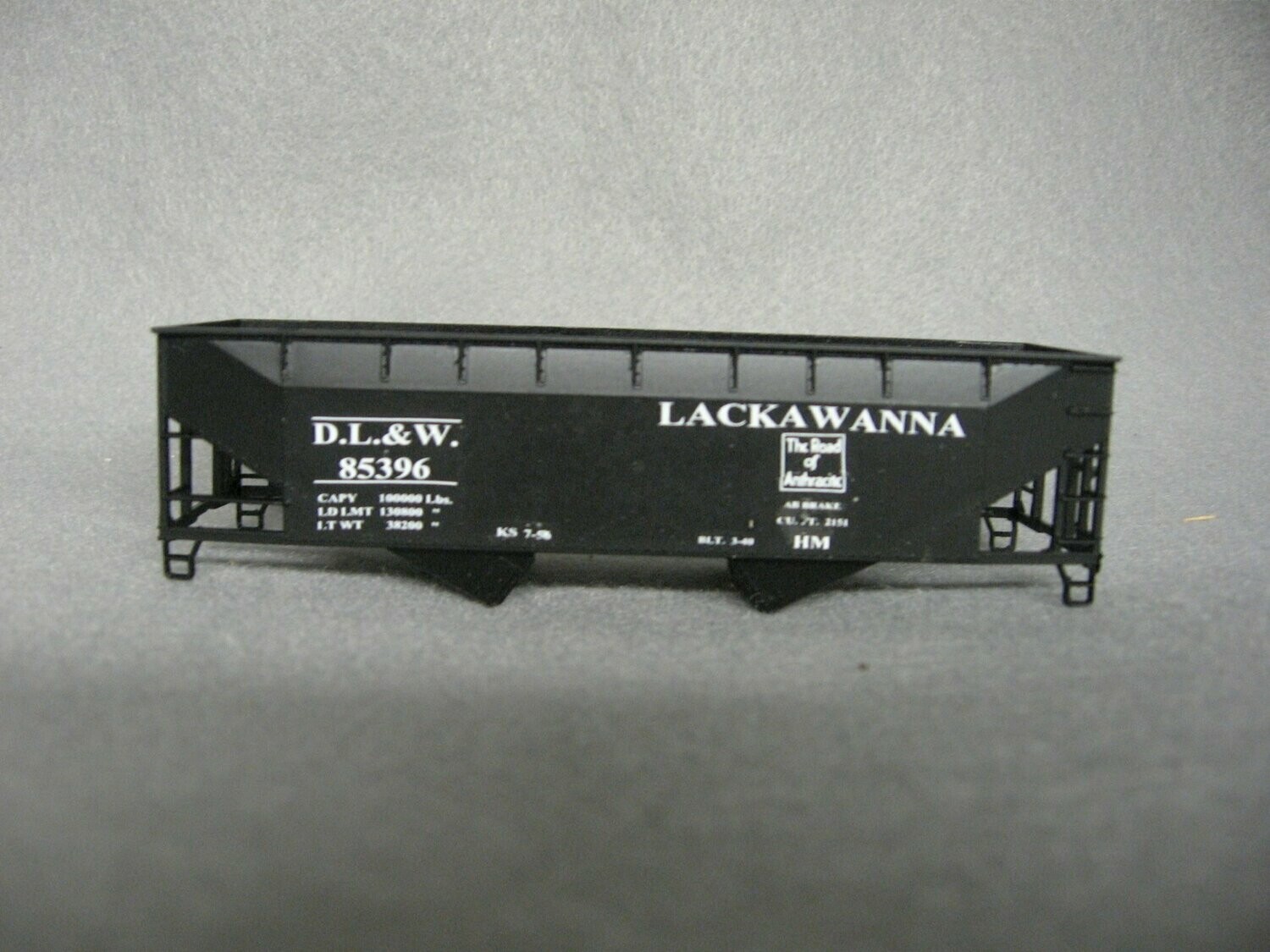 LACKAWANNA 2 Bay Offset coal hopper (ATHEARN) will do 2 cars
