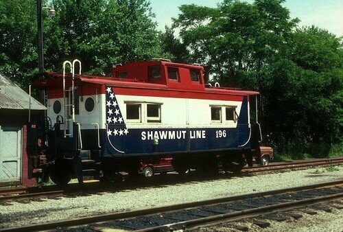 CABOOSE ROUND WINDOWS and other equipment