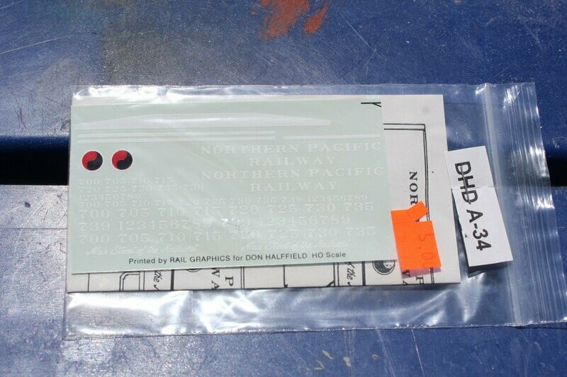 Northern Pacific  24' Trailer 700 - 739 decal set