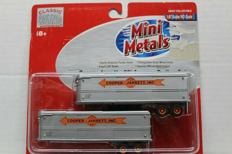 Classic Metal Works 31107 32' Aerovan Undecorated Trailer