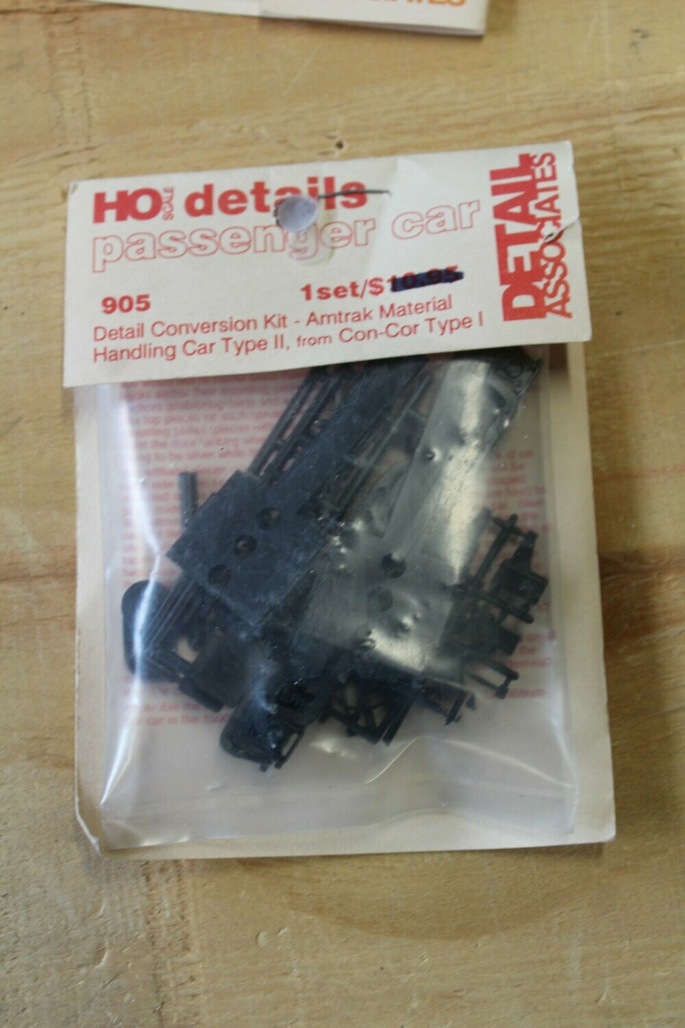 DETAIL ASSOCIATES 905 AMTRAK MATERIAL HANDLING CAR CONVERSION KIT