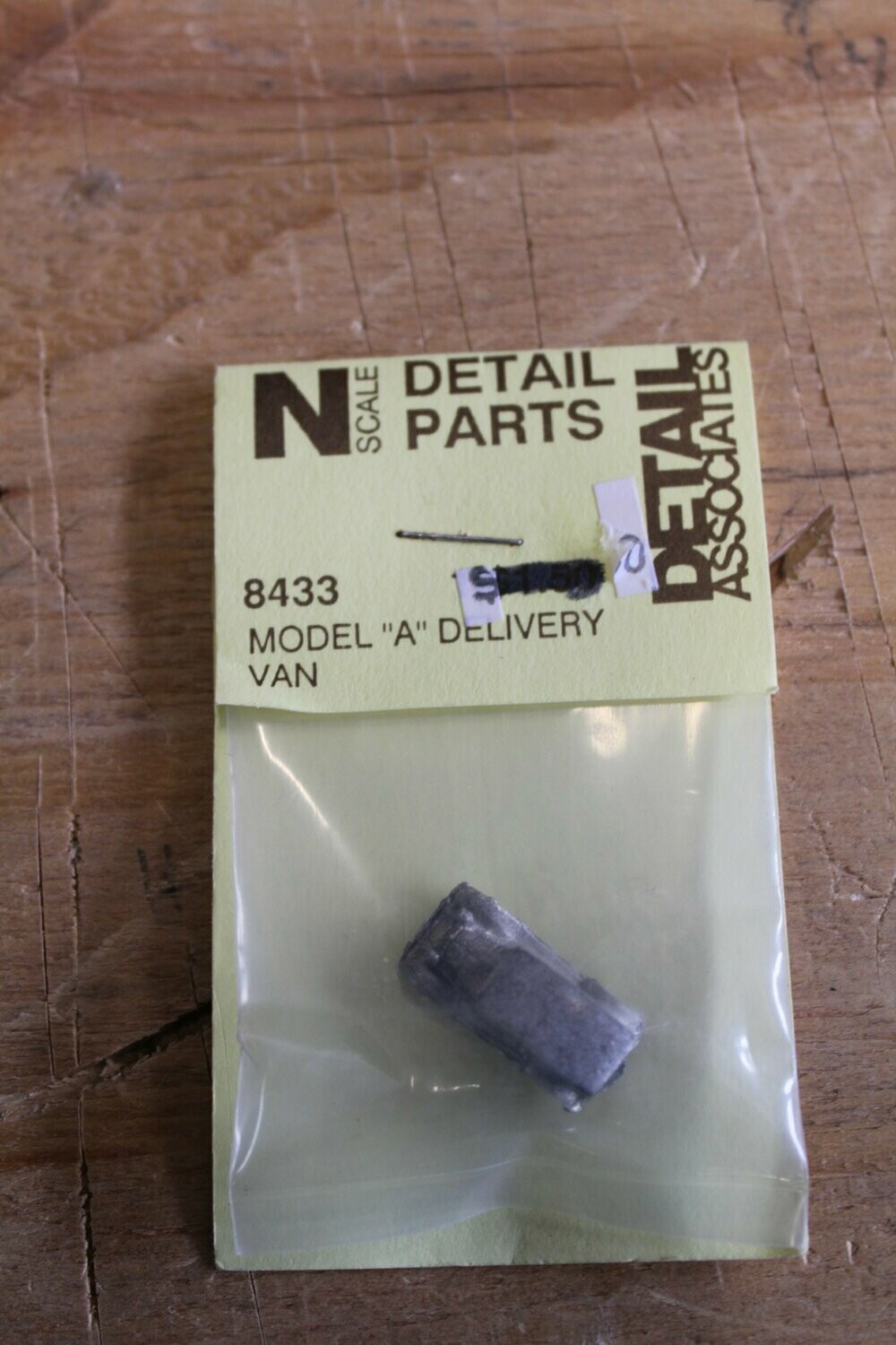 DETAIL ASSOCIATES 8433 MODEL "A" DELIVERY VAN