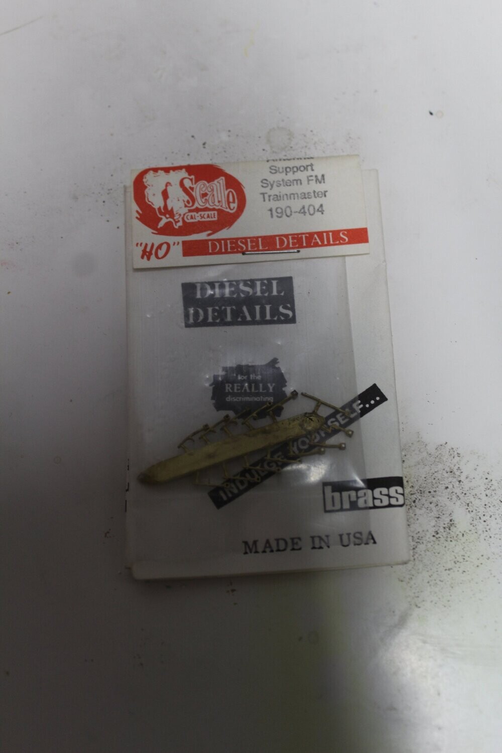 CAL SCALE 190-404 FM TRAINMASTER ANTENNA SUPPORT SYSTEM