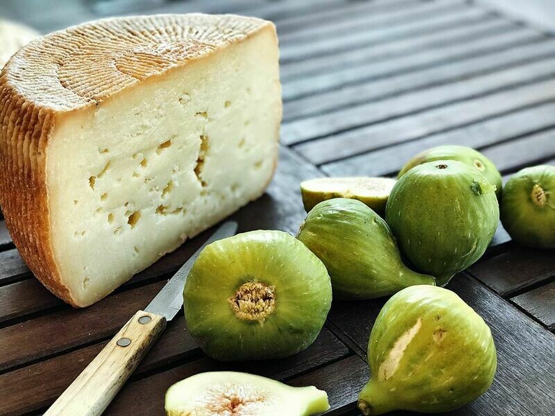 Formaggio pecorino semi-stagionato