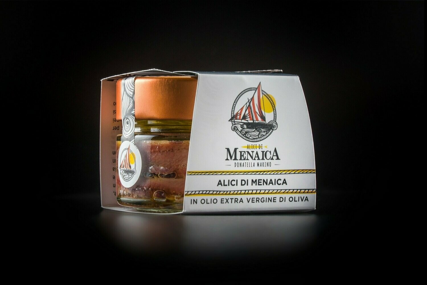 Anchovies of "Menaica" Presidium slow food in extra virgin olive oil .