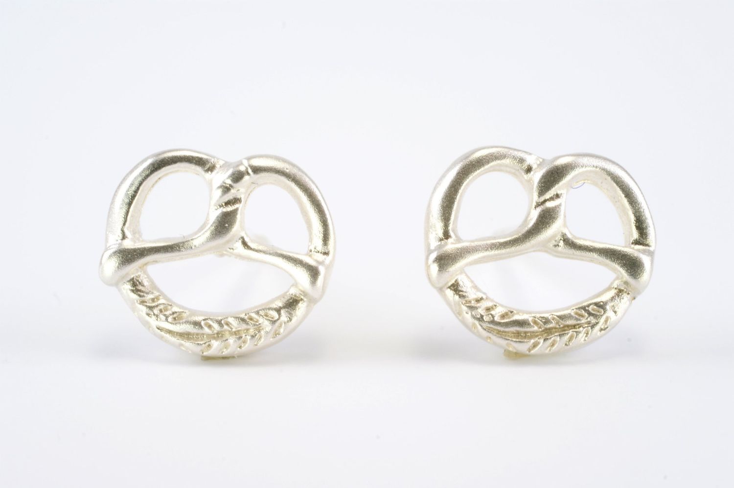 Ohrstecker Brezel, Legierung: Silber 925