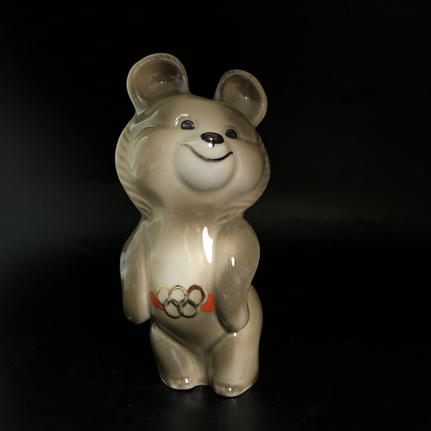 статуэтка олимпийский мишка вербилки фарфор. олимпийский мишка статуэтка дулево. олимпийский мишка 1980 фарфор белый. дулевский фарфор олимпийский медведь 14 см. олимпийский мишка 1980 дулевского фарфора.