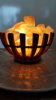 Himalaya Zoutlamp met hardhouten ombouw 2,4 kg