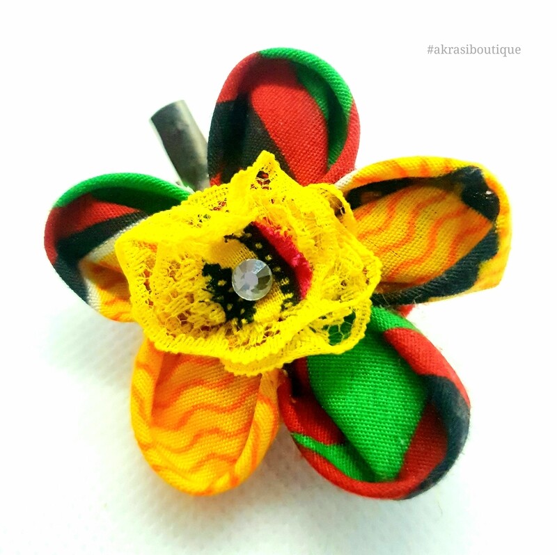 Kanzashi style flower pin with gemstone in Kente print | flower hair clip | flower brooch | clothing accessories