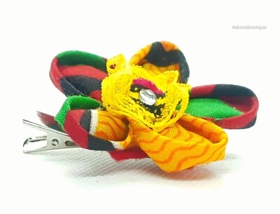 Kanzashi style flower pin with gemstone in Kente print | flower hair clip | flower brooch | clothing accessories