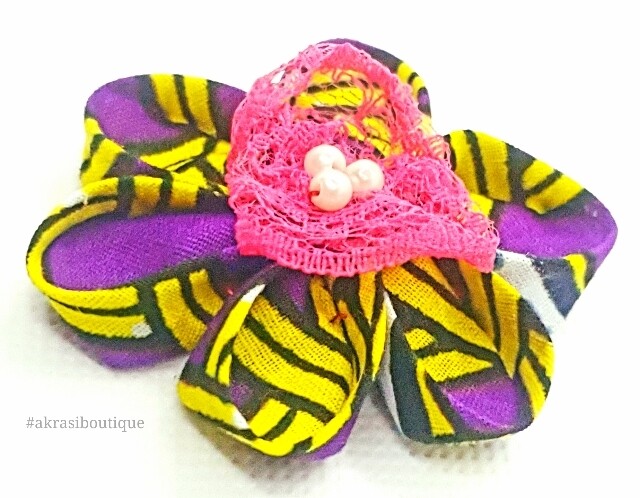 Kanzashi style flower with pearl in yellow and purple print fabric. flower pin | flower hair clip | flower brooch | clothing accessories