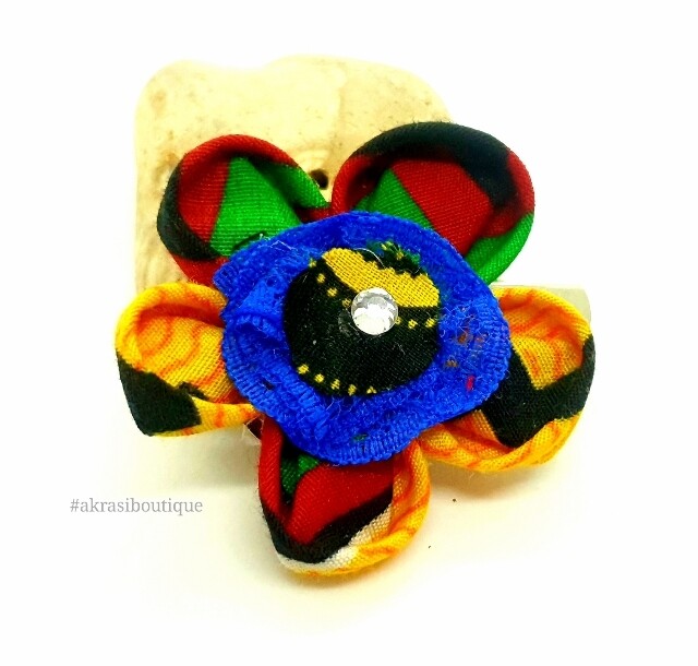 Kanzashi style flower with gemstone in Kente print fabric. flower pin | flower hair clip | flower brooch | clothing accesories