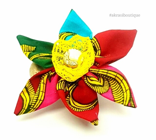 Star flower with vintage button centre in African print fabric flower pin | flower hair clip | flower brooch | clothing accessories