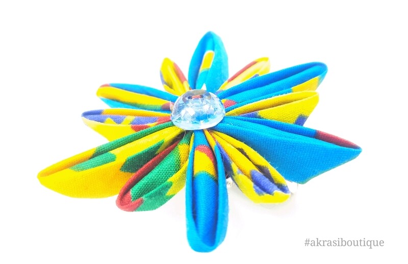 Star flower with in kente with vintage button centre | kanzashi flower hair clip | flower brooch | clothing accessories