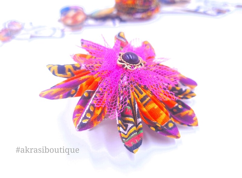 Star flower with vintage button centre in kente print | kanzashi flower pin | flower hair clip | flower brooch | clothing accessories