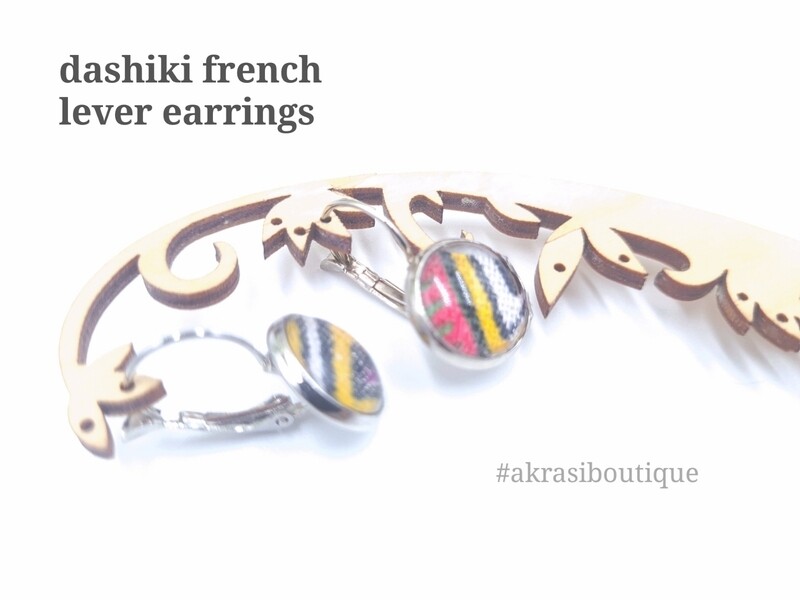 Dashiki collection round silver drop earrings