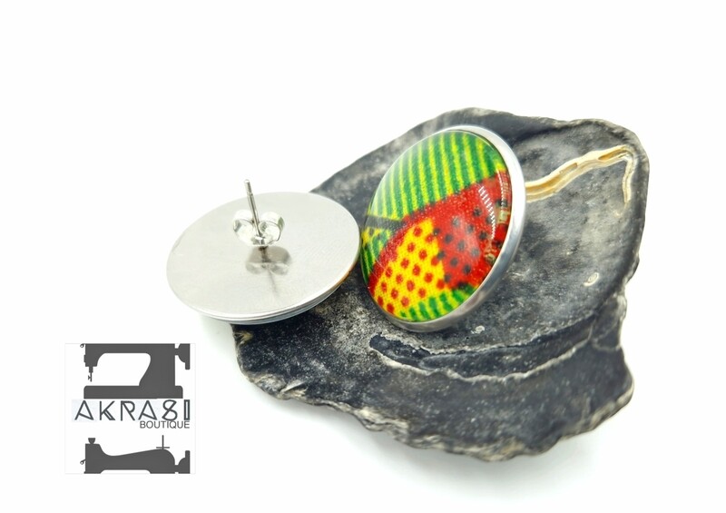 Round green Kente silver stud earrings sealed in glass