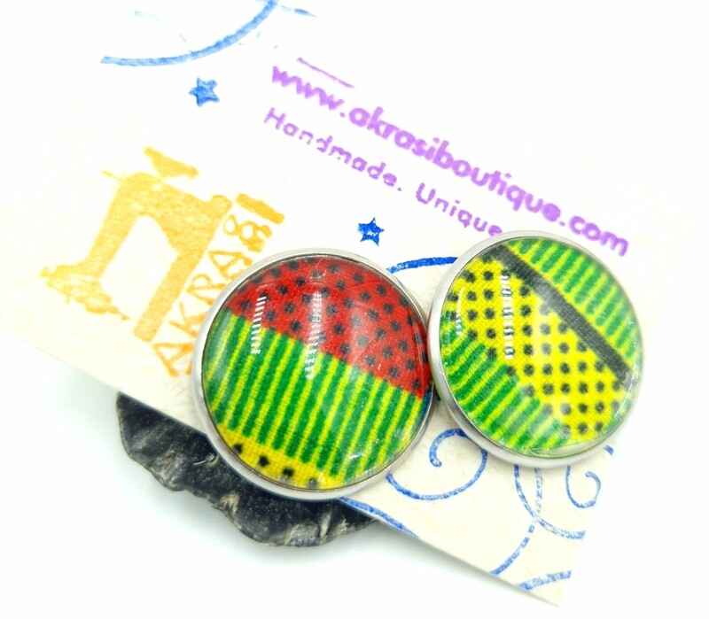 Round green Kente silver stud earrings sealed in glass