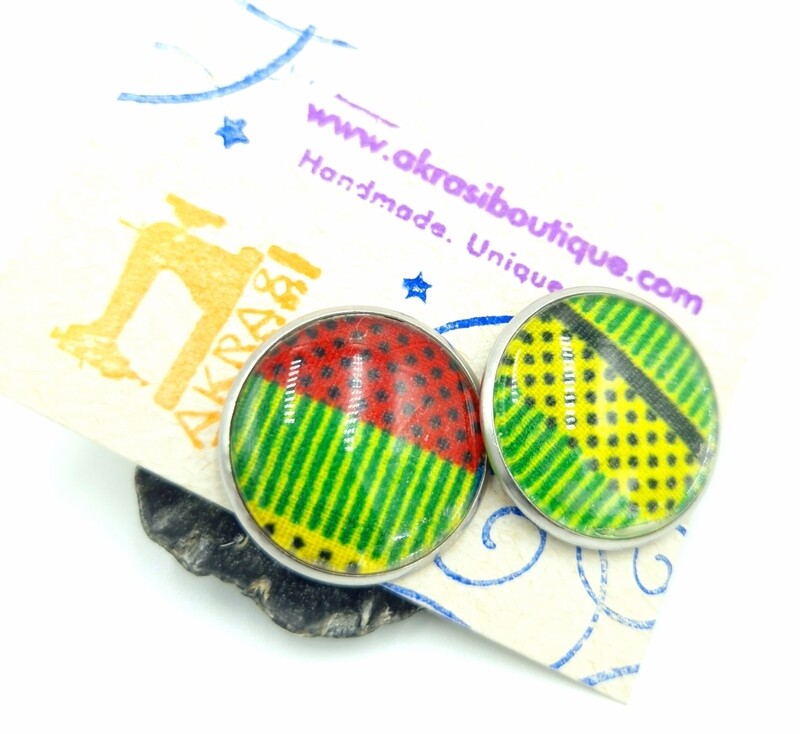 Round green Kente silver stud earrings sealed in glass