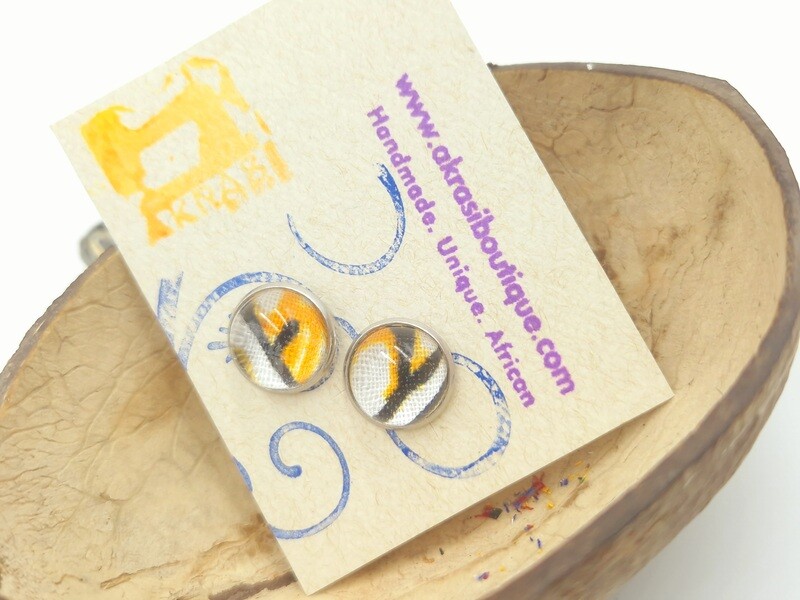 Sika collection round silver stud earrings