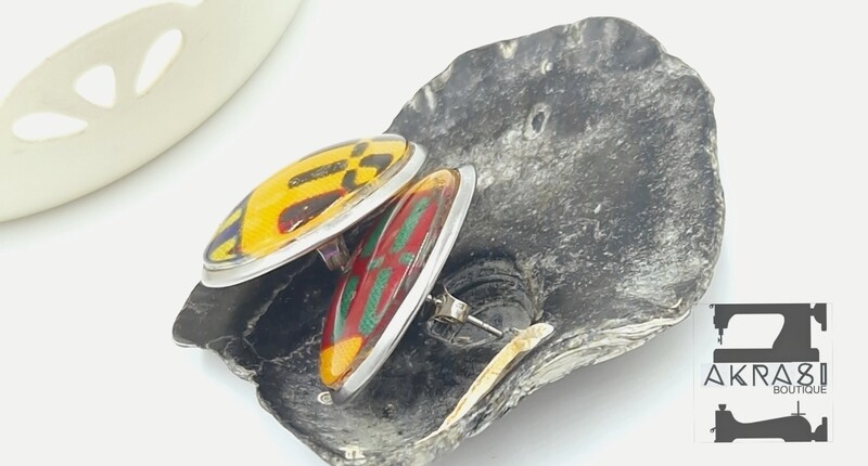 Round Kente silver stud earrings sealed in glass