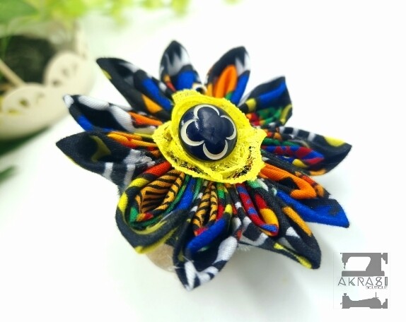 Star flower with button centre in dashiki print | kanzashi flower pin | flower hair clip | flower brooch | clothing accessories