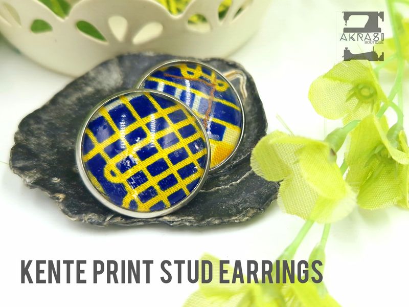 Round Kente silver stud earrings sealed in glass