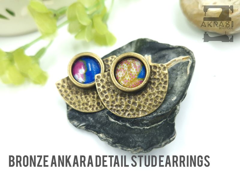 Ankara bronze stud earrings sealed in glass