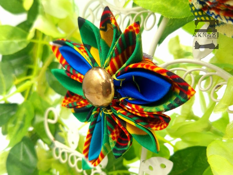Star flower with button centre in dashiki print | kanzashi flower pin | flower hair clip | flower brooch | clothing accessories