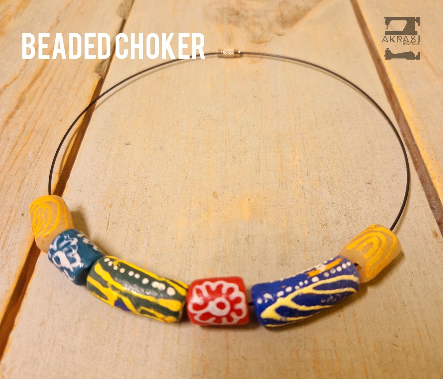 Beaded choker in glass