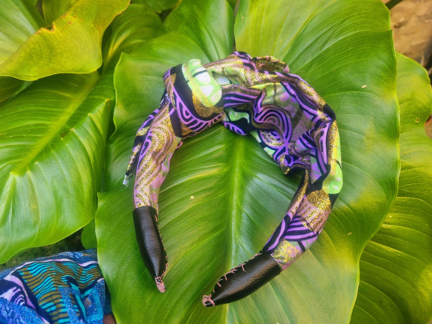 Upcycled alice band with detachable ankara bow