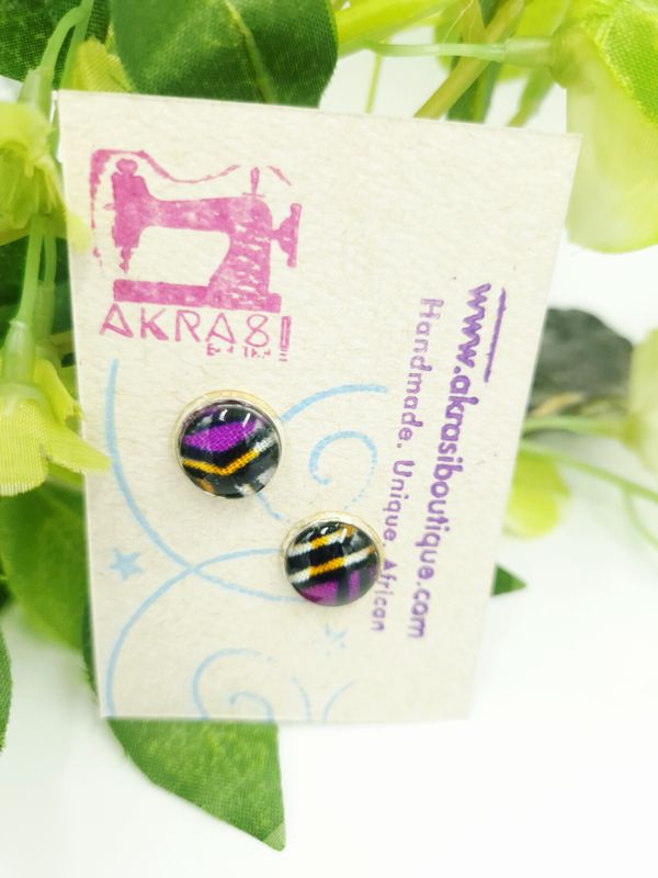 Round kente in green, red and black on silver stud earrings sealed in glass