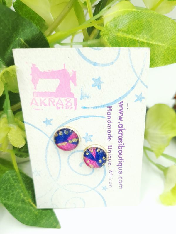 Round kente in green, red and black on silver stud earrings sealed in glass