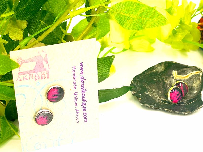 Round blue and pink ntoma silver stud earrings sealed in glass