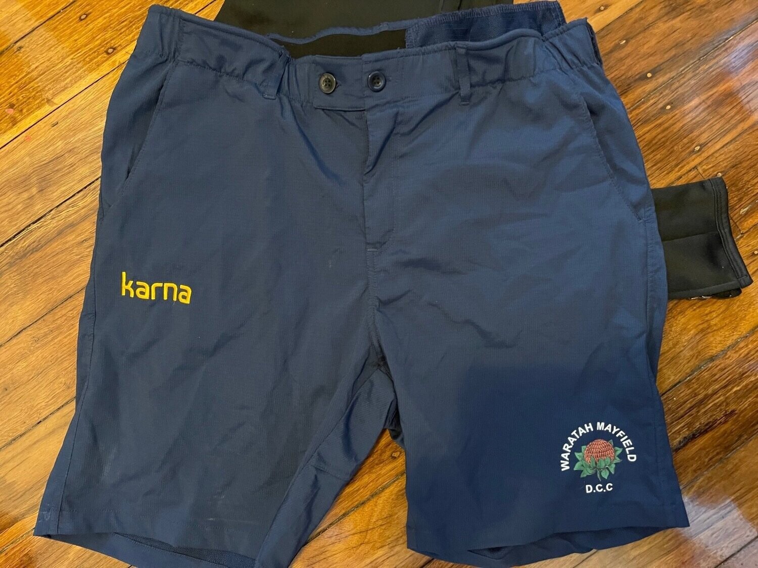 WARATAH MAYFIELD DCC NAVY CASUAL SHORT WITH CLUB LOGO WITH POCKETS