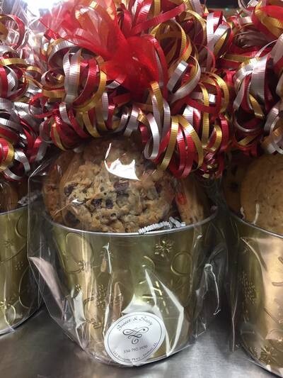 Small Cookie Pot (3 Items)
