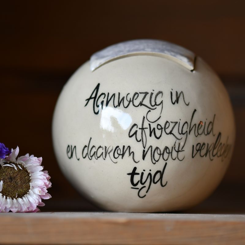 Urn Fern: aanwezig in afwezigheid