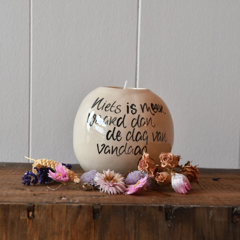 Theelichthouder: Niets is ...