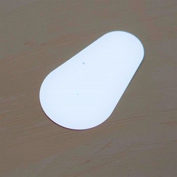 Lomer dun staal menhir vorm