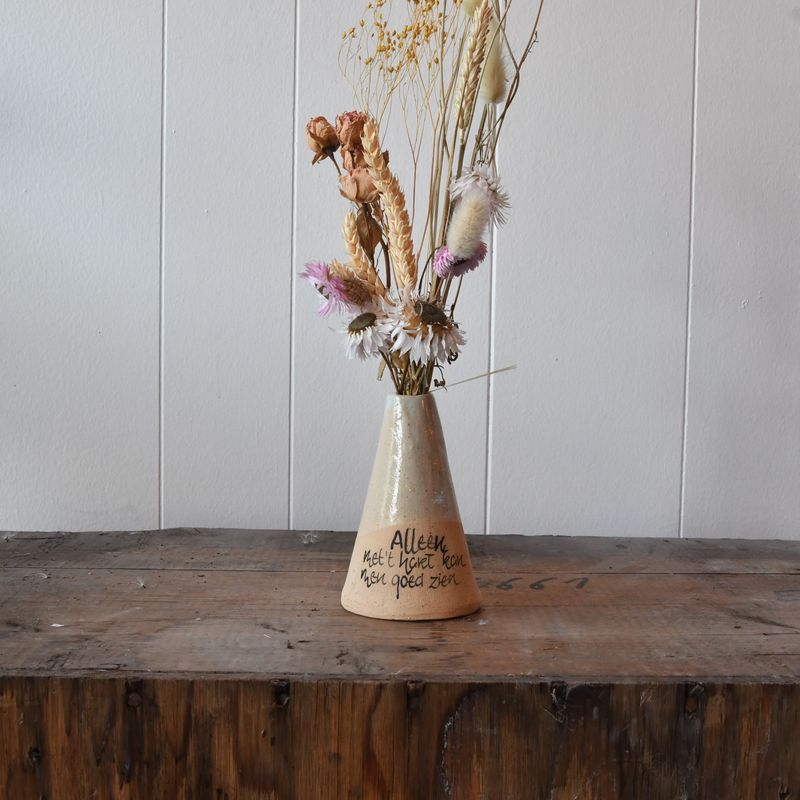 Vaasje: Alleen met...