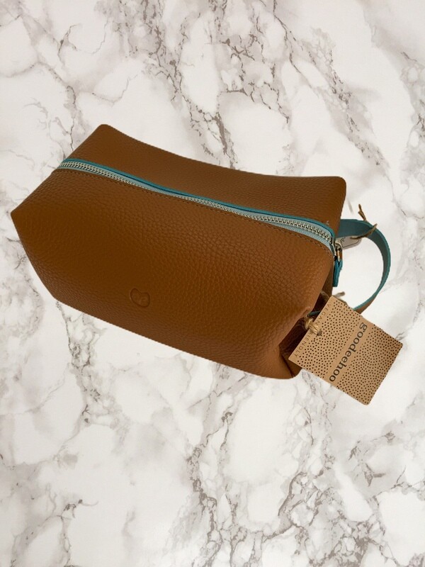 Wallace WashBag - Tan and Teal