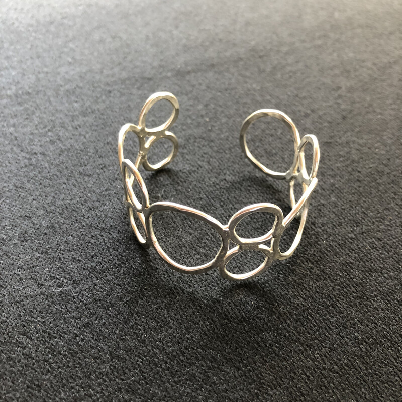 Silver coloured Metal Ring Cuff