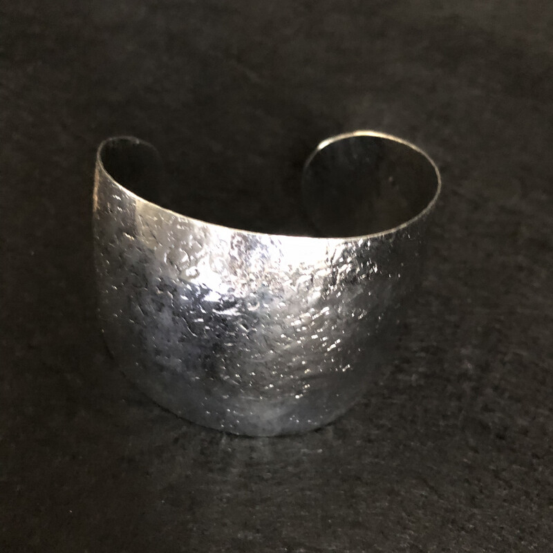 Wide Silver coloured Cuff