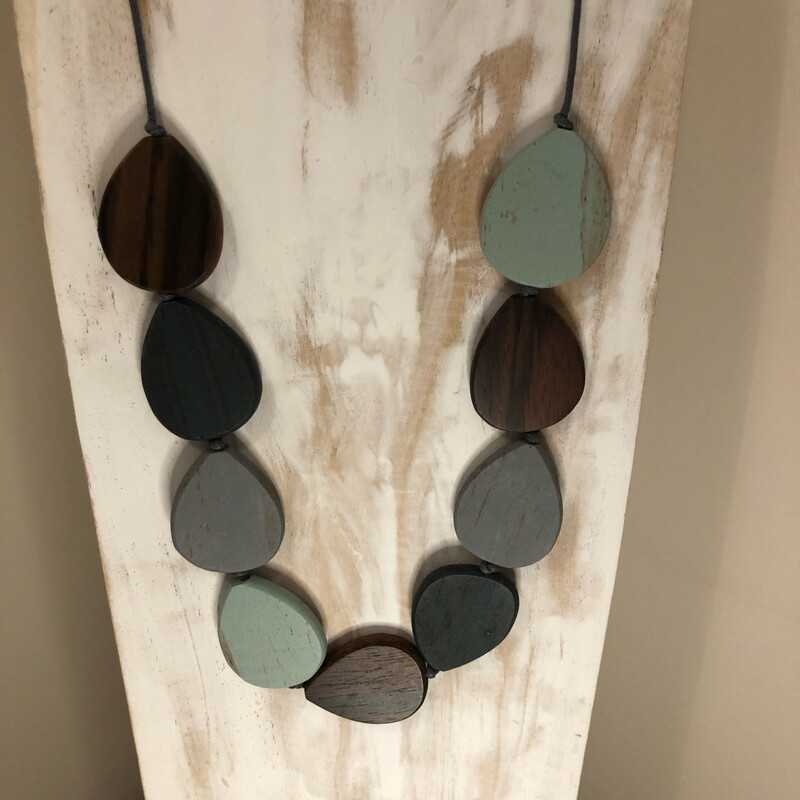 Wooden Green Teardrop Necklace