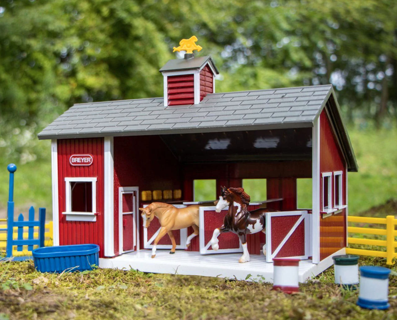 Stablemates Red Stable Set w/ Two Horses
