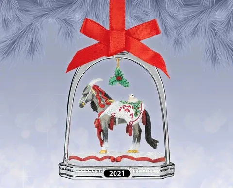 Stirrup Ornament: Arctic Grandeur