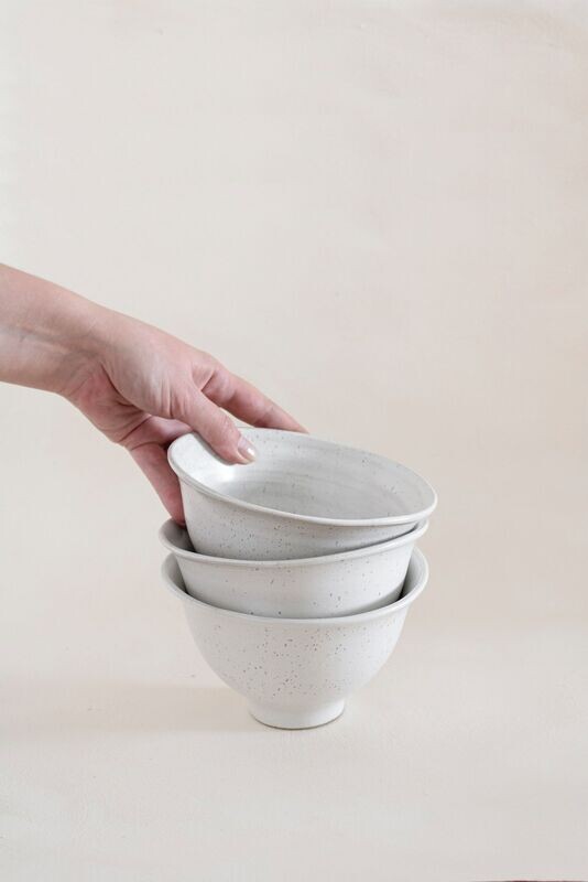 2 bols en porcelaine mouchetée